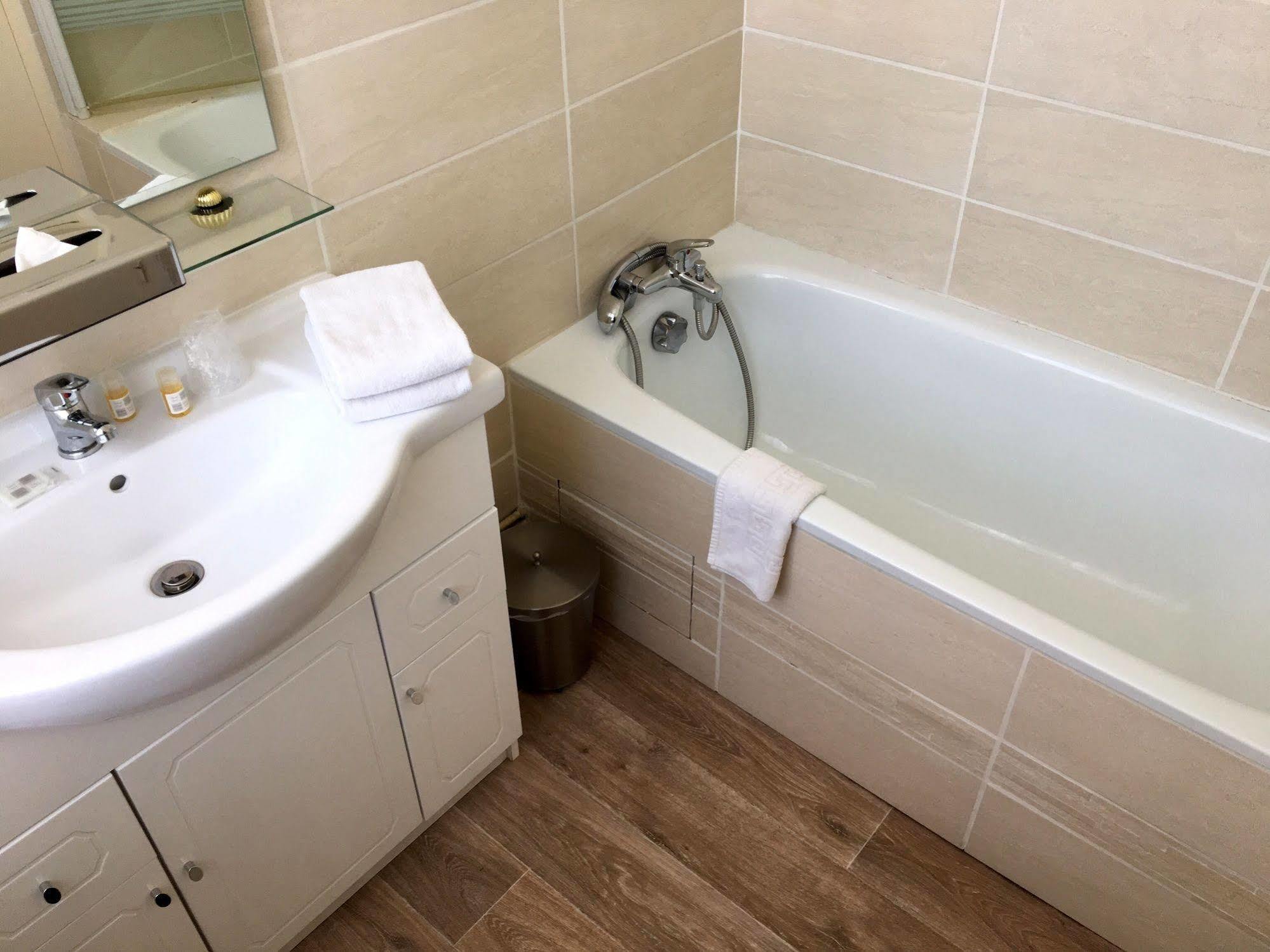 Hotel Rabelais Tours Ngoại thất bức ảnh